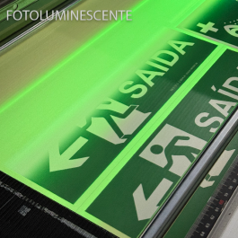Adesivo Fotoluminescente Com Recorte Fotoluminescente  4x0 Impressão UV  Enviar com a grade montada