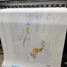 Banner 440g Premium Lona 440g Tam. Variados 4x0 Impressão Solvente Bastão, Ponteira e Cordão Cabeça de 3 picolitros