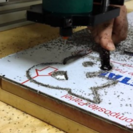 Corte em Placa ACM  Material Fornecido   Somente corte Faca de corte deve ser enviado em vetor